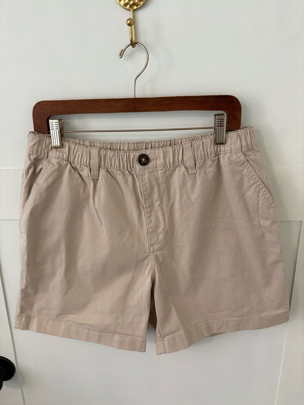 Chubbies Original Stretch Khaki Shorts. Size Large.